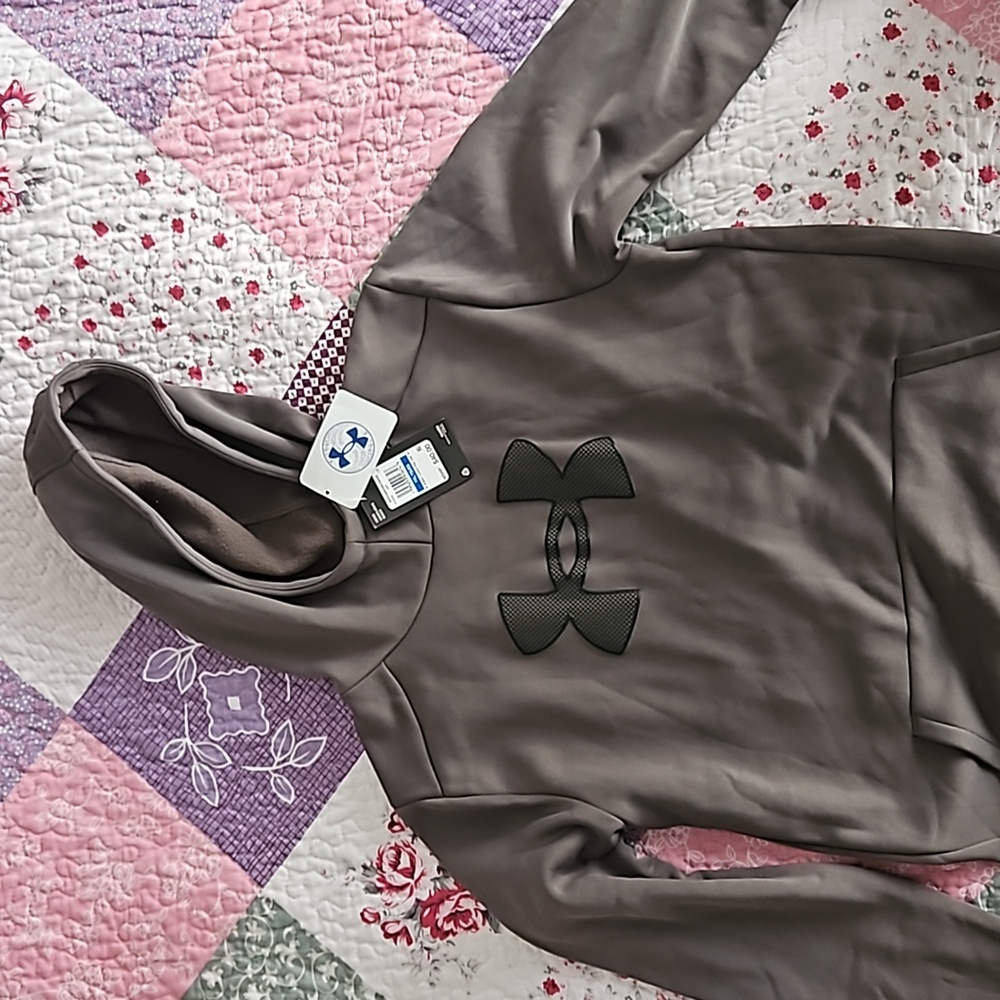 Under Armour grey sweatshirt
